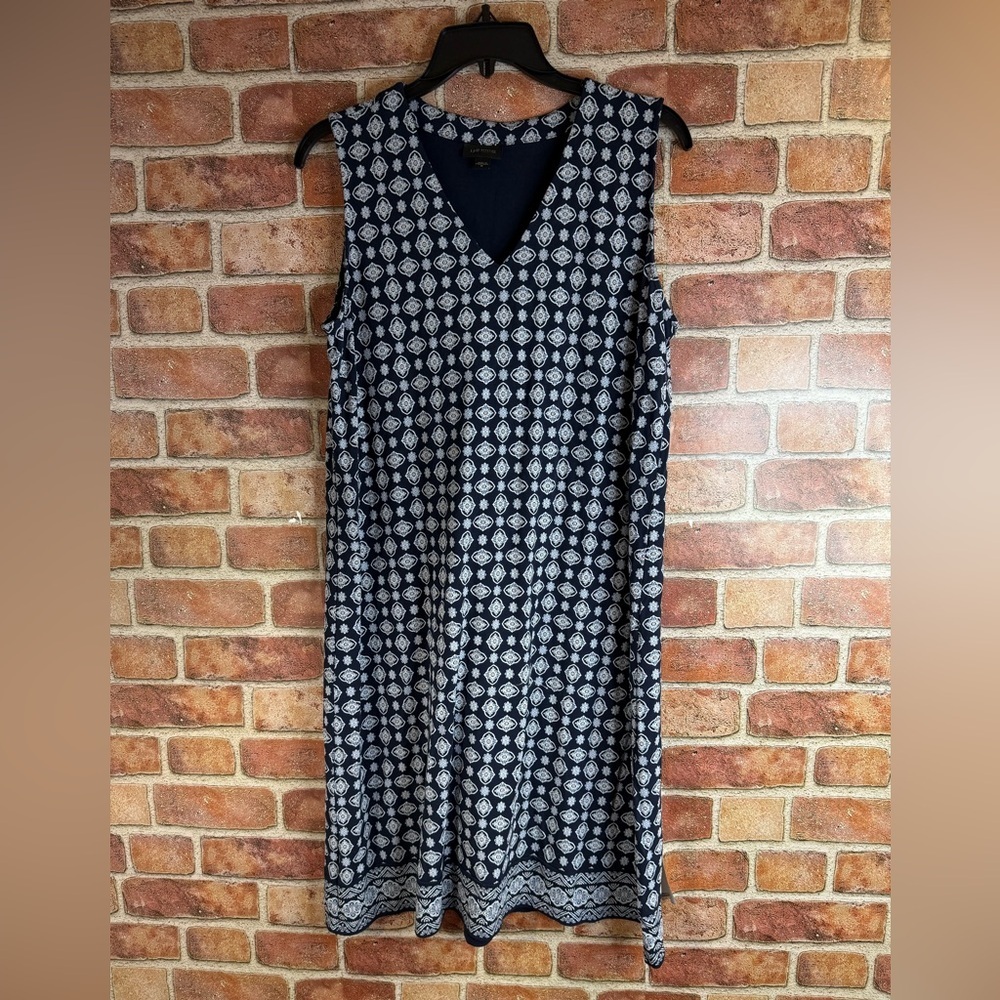 Navy and White Patterned sleeveless v neck Midi Dress